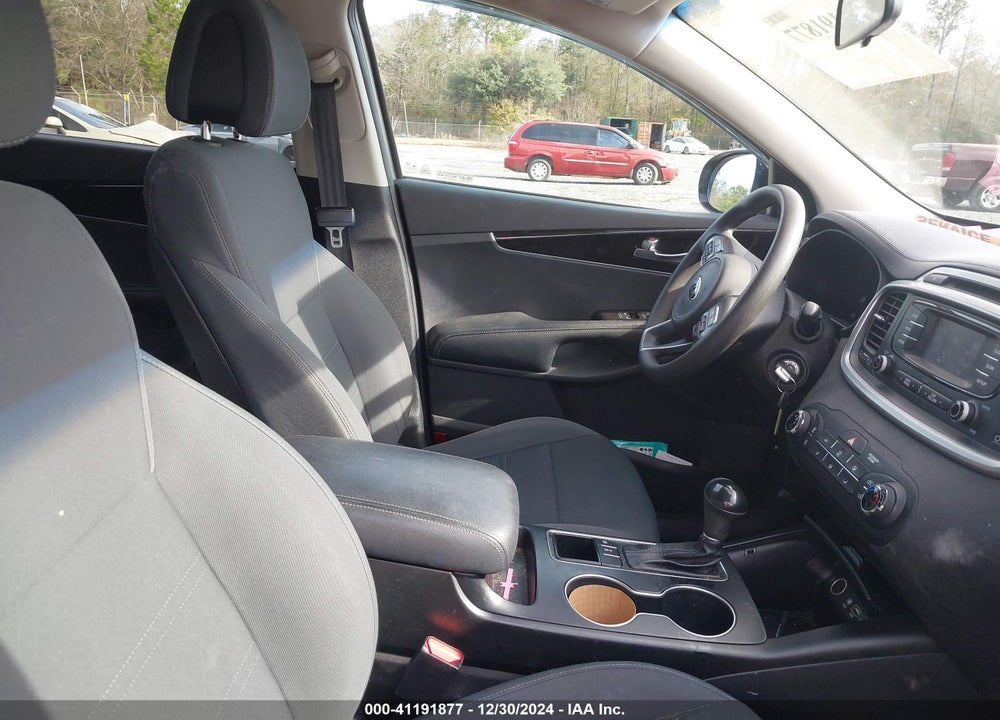 2017 KIA SORENTO 3.3L LX VIN: 5XYPGDA50HG191131