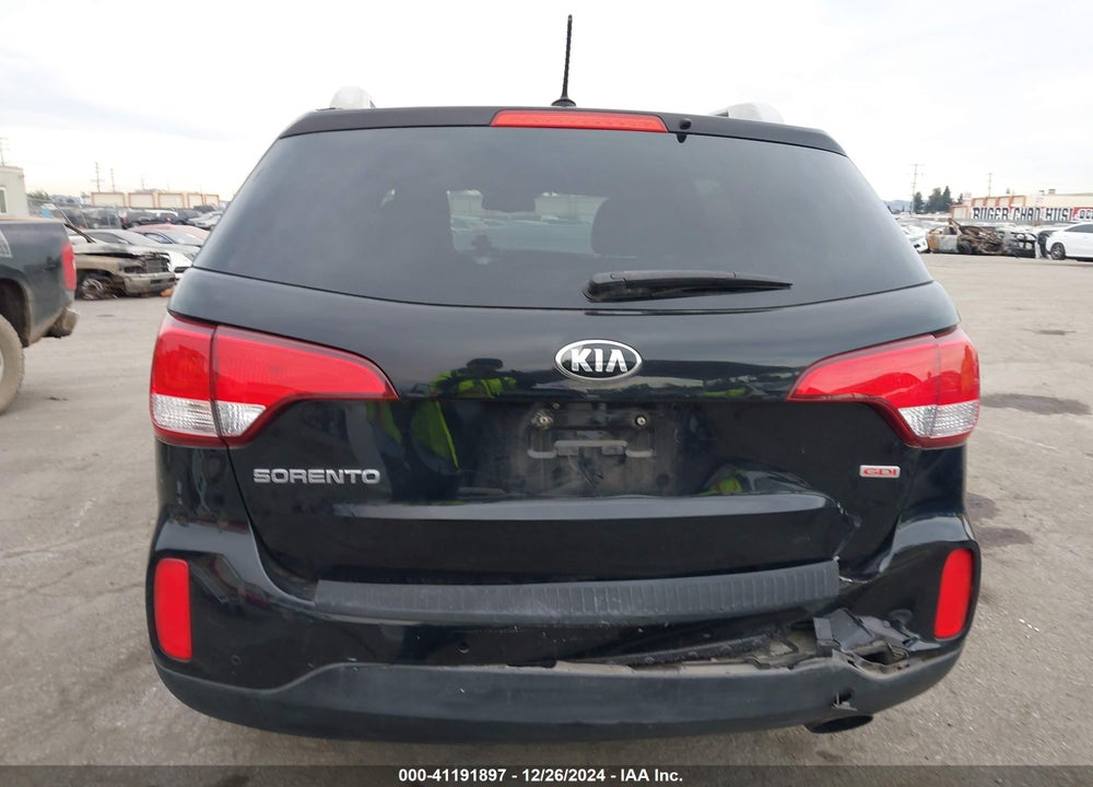 2015 KIA SORENTO LX VIN: 5XYKT3A67FG632498