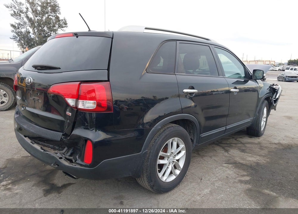 2015 KIA SORENTO LX VIN: 5XYKT3A67FG632498