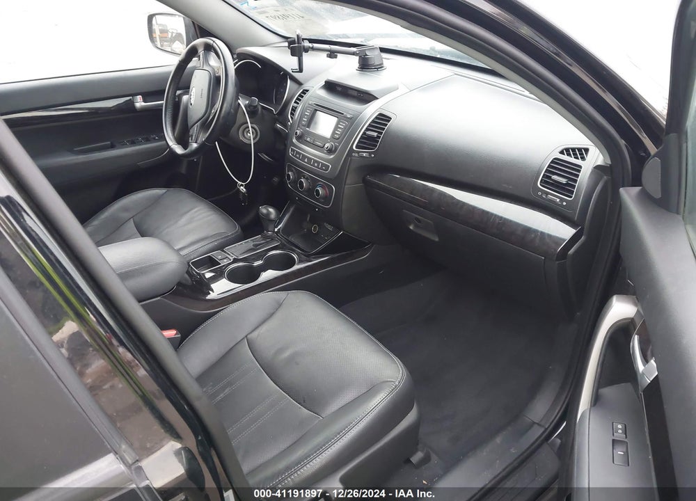 2015 KIA SORENTO LX VIN: 5XYKT3A67FG632498