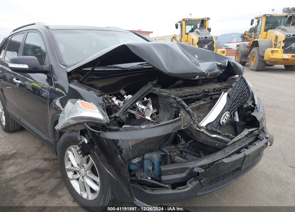 2015 KIA SORENTO LX VIN: 5XYKT3A67FG632498