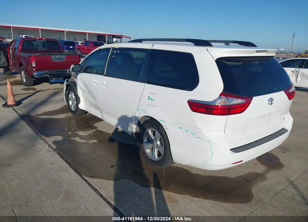 2016 TOYOTA SIENNA LE 8 PASSENGER VIN: 5TDKK3DC0GS740437