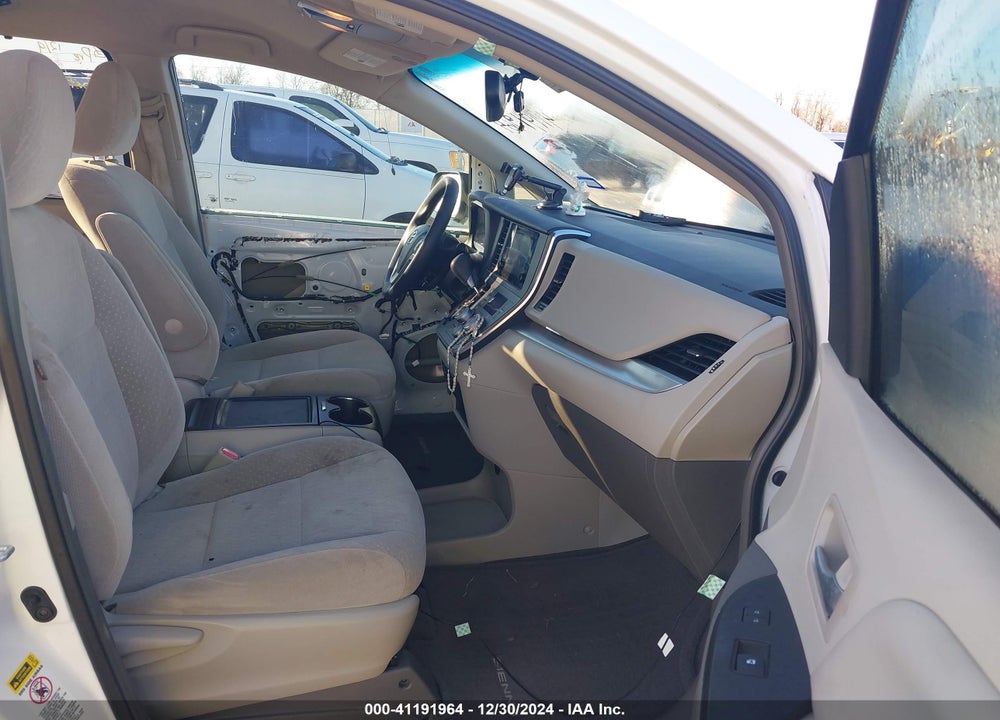 2016 TOYOTA SIENNA LE 8 PASSENGER VIN: 5TDKK3DC0GS740437