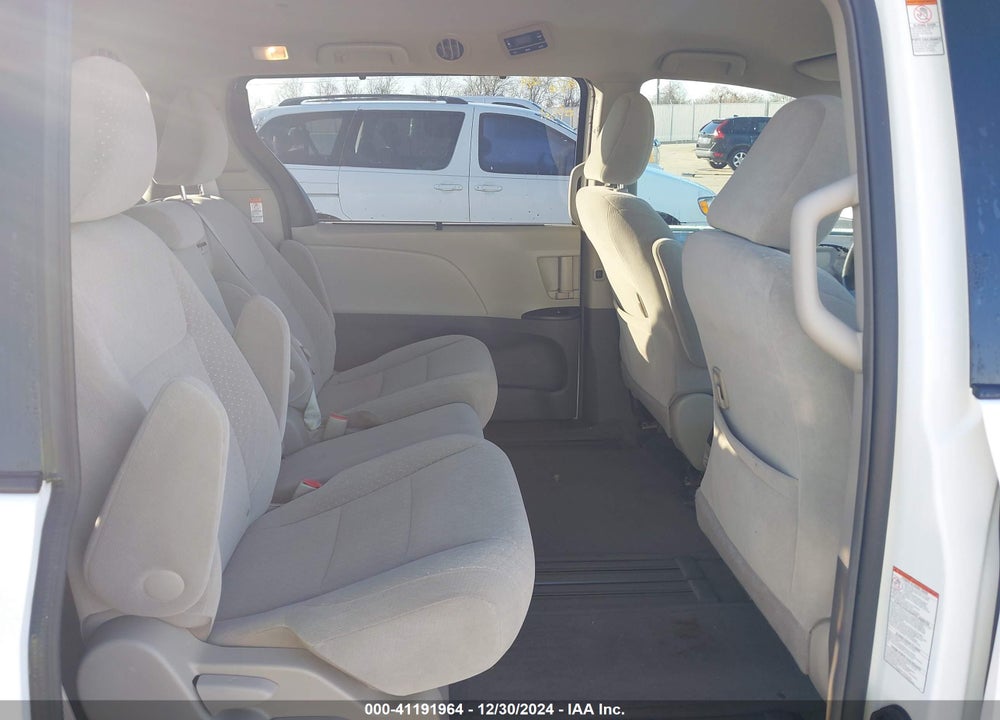 2016 TOYOTA SIENNA LE 8 PASSENGER VIN: 5TDKK3DC0GS740437