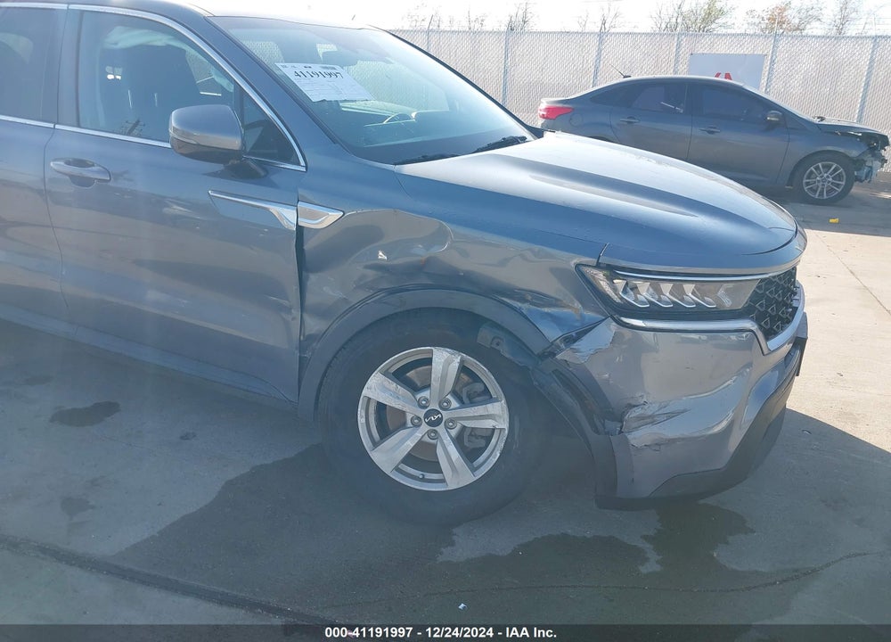 2022 KIA SORENTO VIN: 5XYRG4LC4NG136813