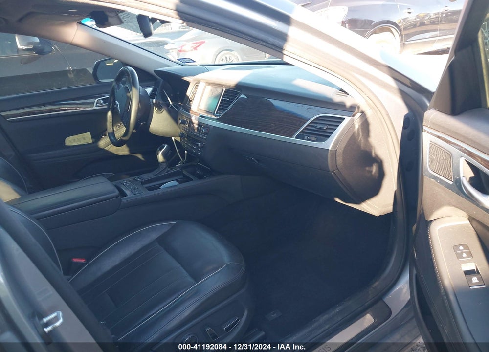 2015 HYUNDAI GENESIS VIN: KMHGN4JE1FU098938