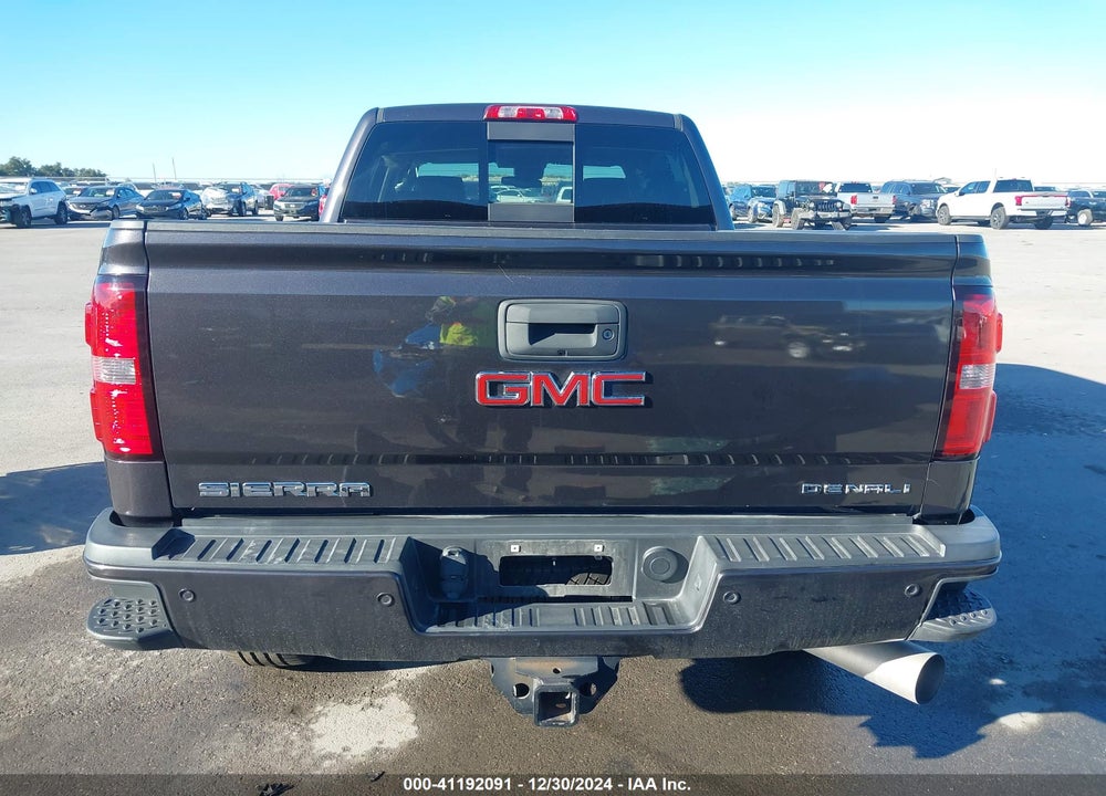 2015 GMC SIERRA 2500HD DENALI VIN: 1GT120E85FF514980