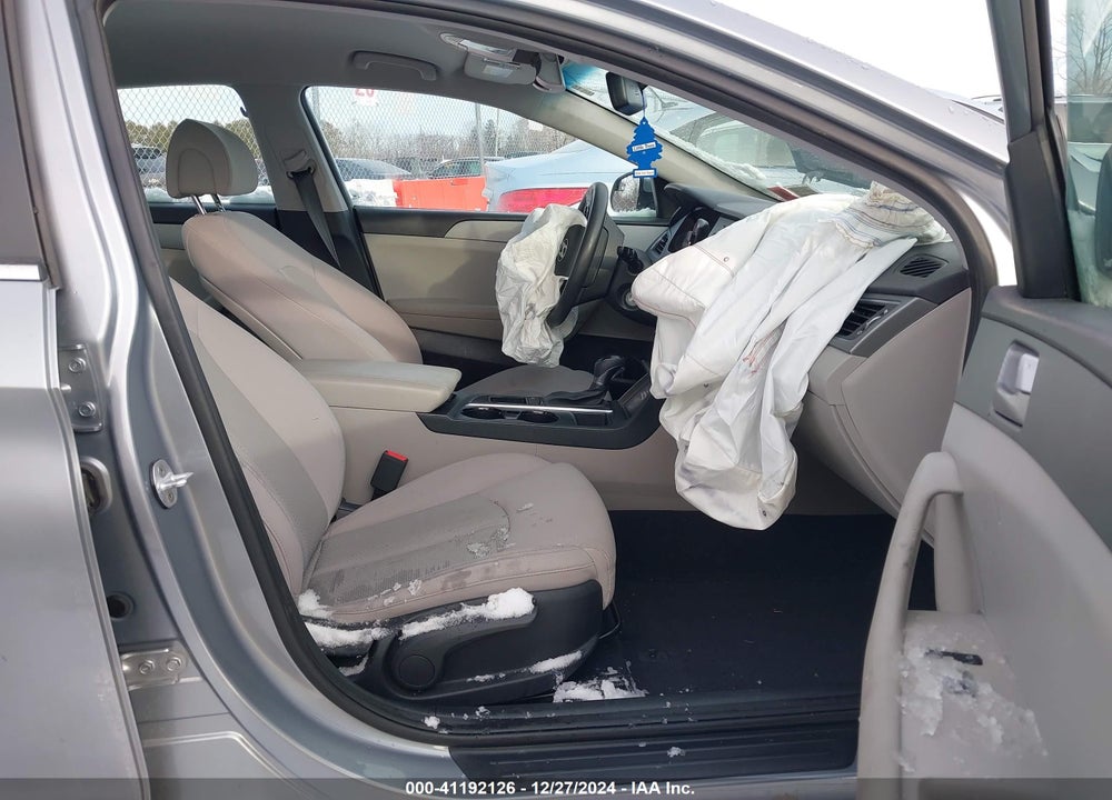 2017 HYUNDAI SONATA SE VIN: 5NPE24AF2HH455523