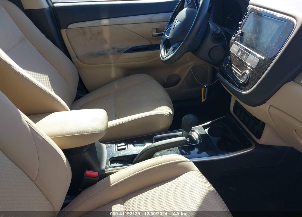 2018 MITSUBISHI OUTLANDER SE VIN: JA4AD3A30JZ005452