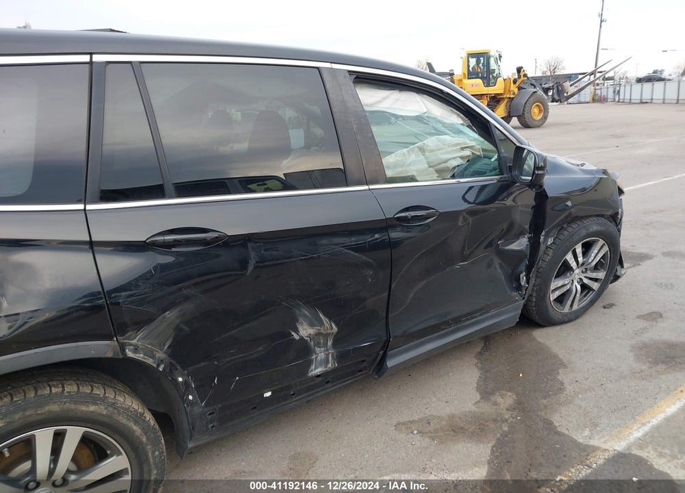 2017 HONDA PILOT VIN: 5FNYF6H64HB006006