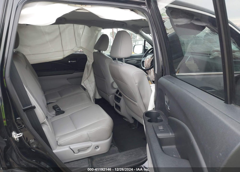 2017 HONDA PILOT VIN: 5FNYF6H64HB006006