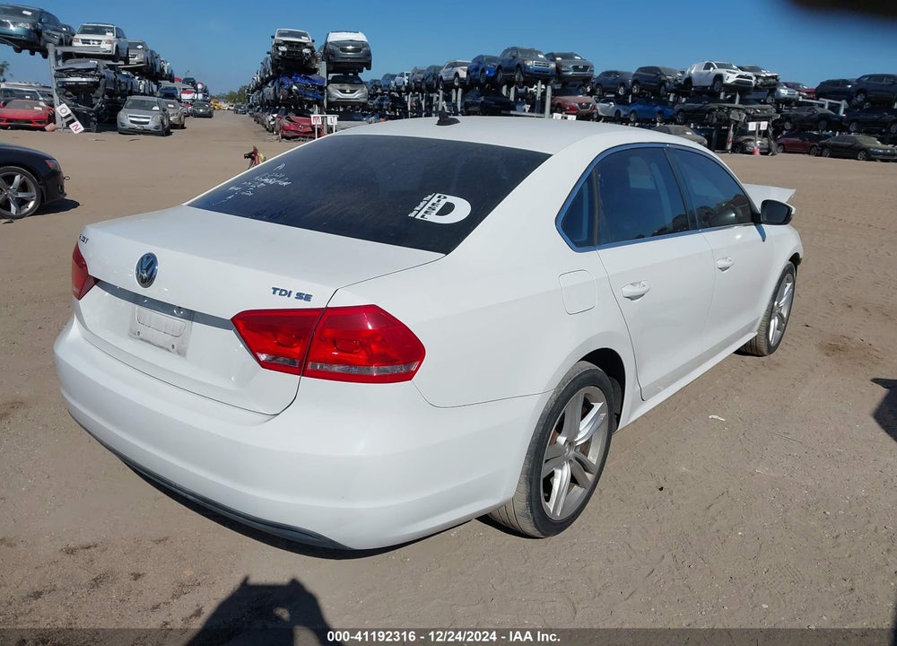 2015 VOLKSWAGEN PASSAT 2.0L TDI SE VIN: 1VWBV7A33FC032134