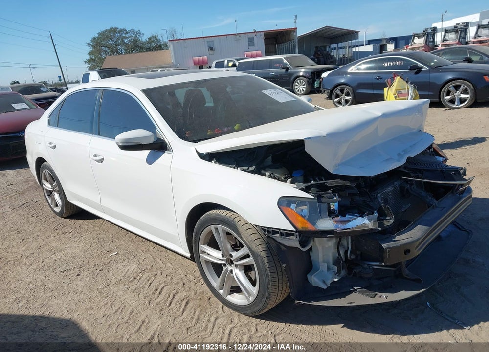2015 VOLKSWAGEN PASSAT 2.0L TDI SE VIN: 1VWBV7A33FC032134