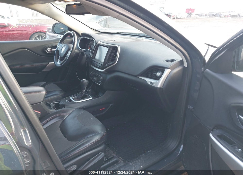 2017 JEEP CHEROKEE TRAILHAWK 4X4 VIN: 1C4PJMBS4HW647852
