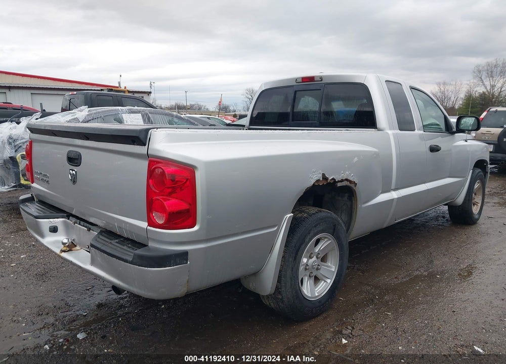 2008 DODGE DAKOTA SLT VIN: 1D7HW42KX8S560105