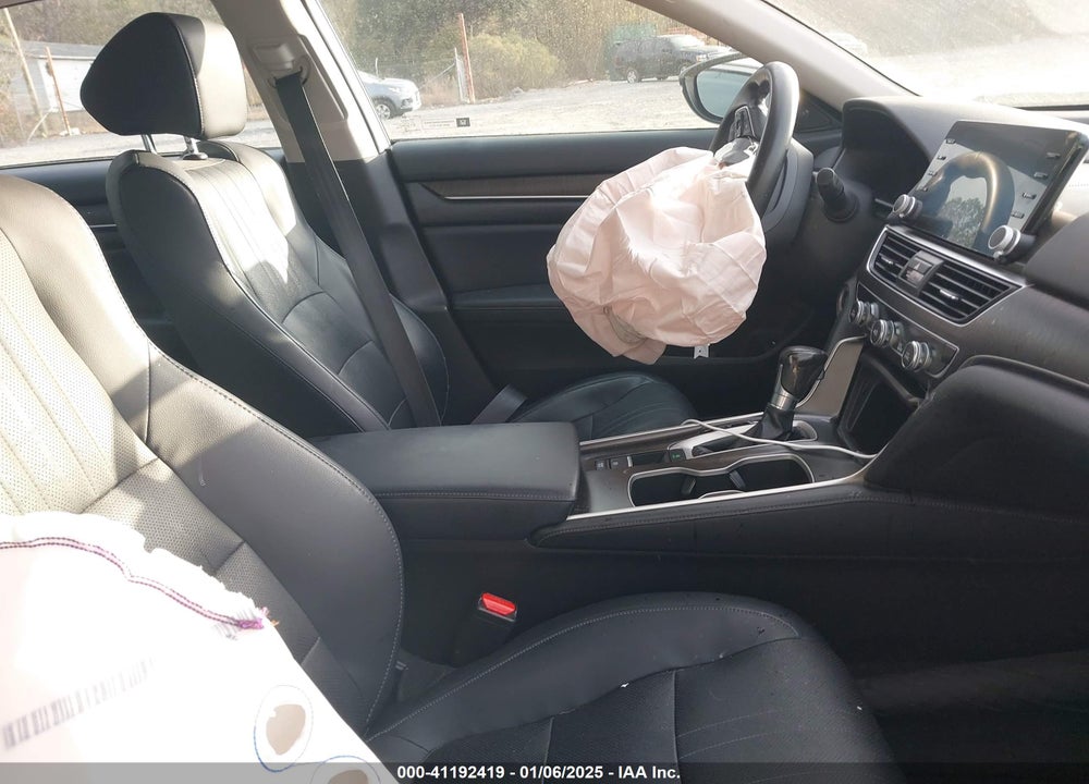 2018 HONDA ACCORD VIN: 1HGCV1F69JA011186