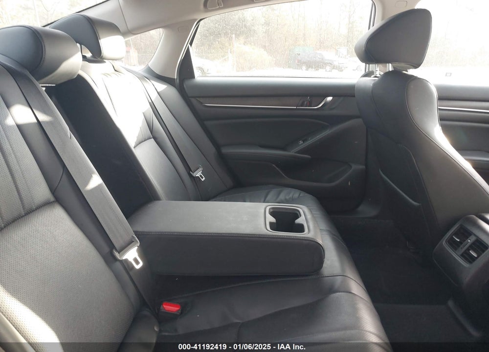 2018 HONDA ACCORD VIN: 1HGCV1F69JA011186