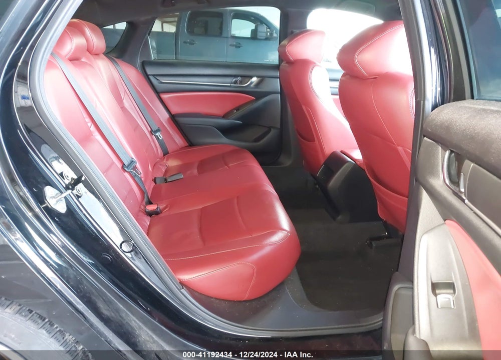 2019 HONDA ACCORD VIN: 1HGCV1F32KA164371