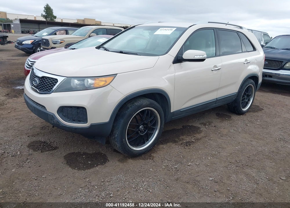 2011 KIA SORENTO LX V6 VIN: 5XYKT4A25BG137665