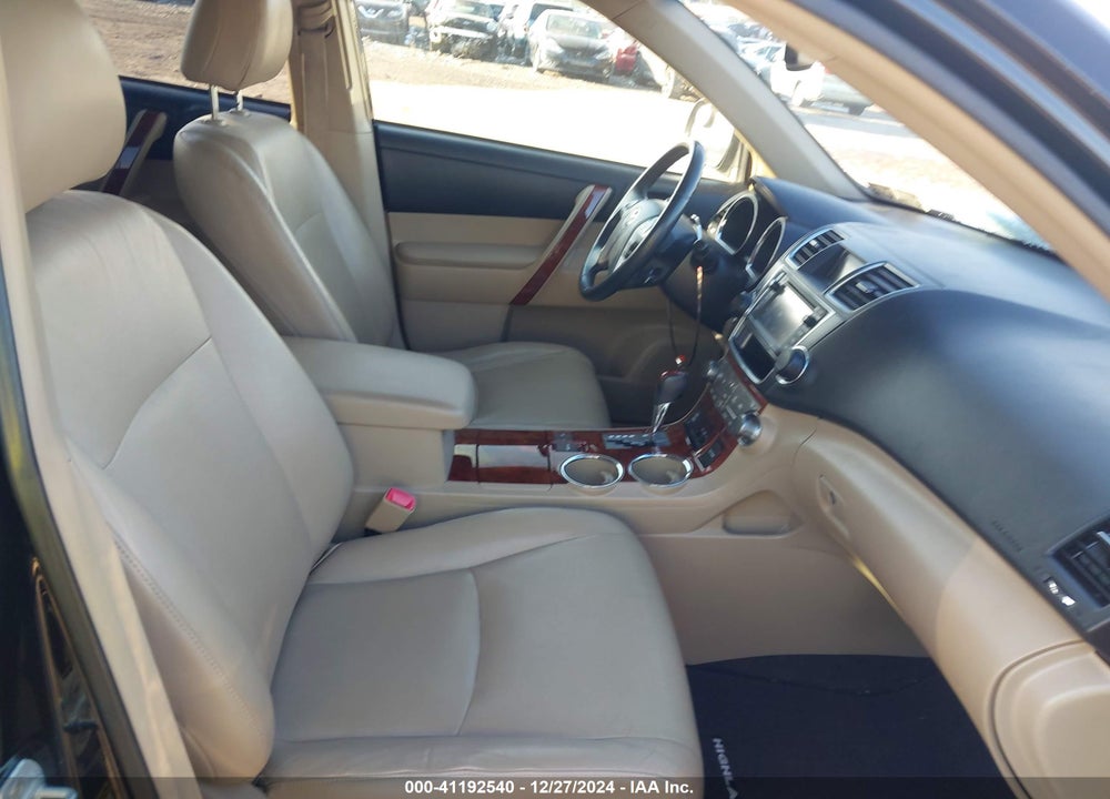 2013 TOYOTA HIGHLANDER HYBRID LIMITED V6 VIN: JTEDC3EH2D2011810