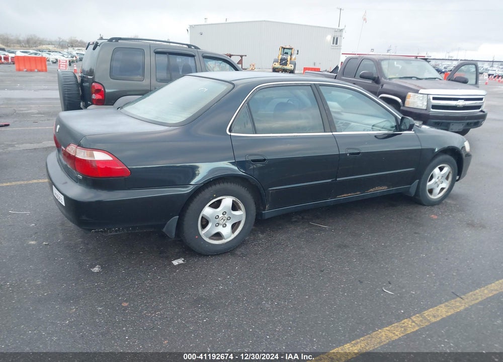 2000 HONDA ACCORD 3.0 EX VIN: 1HGCG165XYA097331