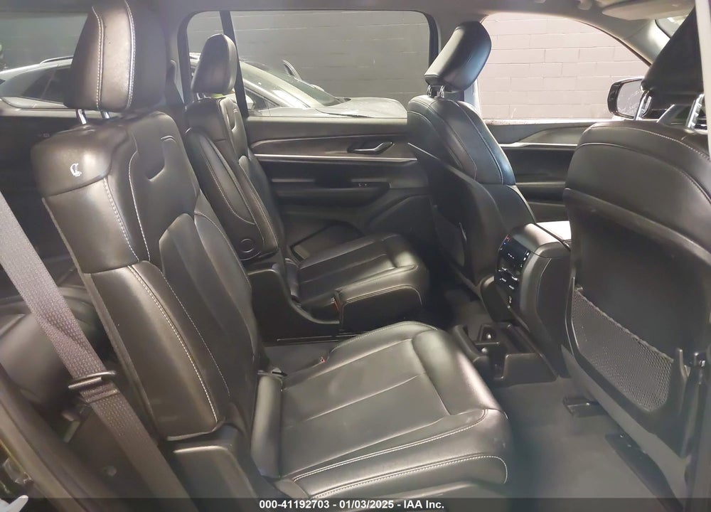 2023 JEEP GRAND CHEROKEE L LIMITED 4X4 VIN: 1C4RJKBG4P8713621