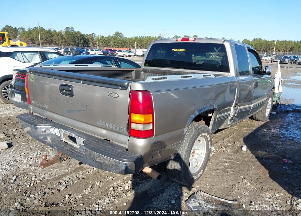 2000 CHEVROLET SILVERADO 1500 LS VIN: 2GCEC19T0Y1323755
