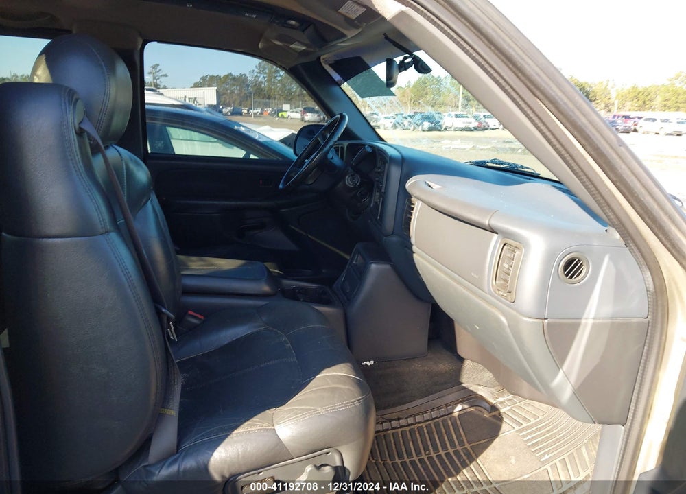 2000 CHEVROLET SILVERADO 1500 LS VIN: 2GCEC19T0Y1323755