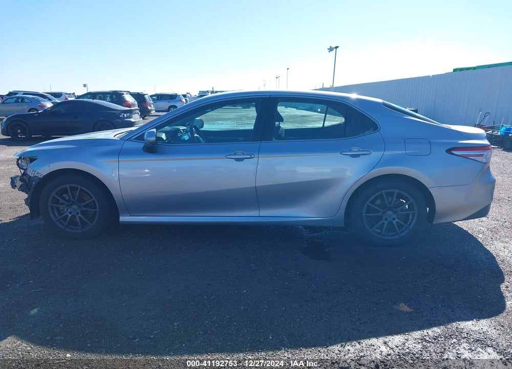 2018 TOYOTA CAMRY VIN: 4T1B11HK5JU084338
