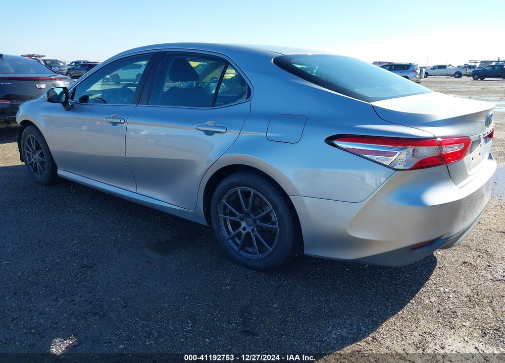 2018 TOYOTA CAMRY VIN: 4T1B11HK5JU084338