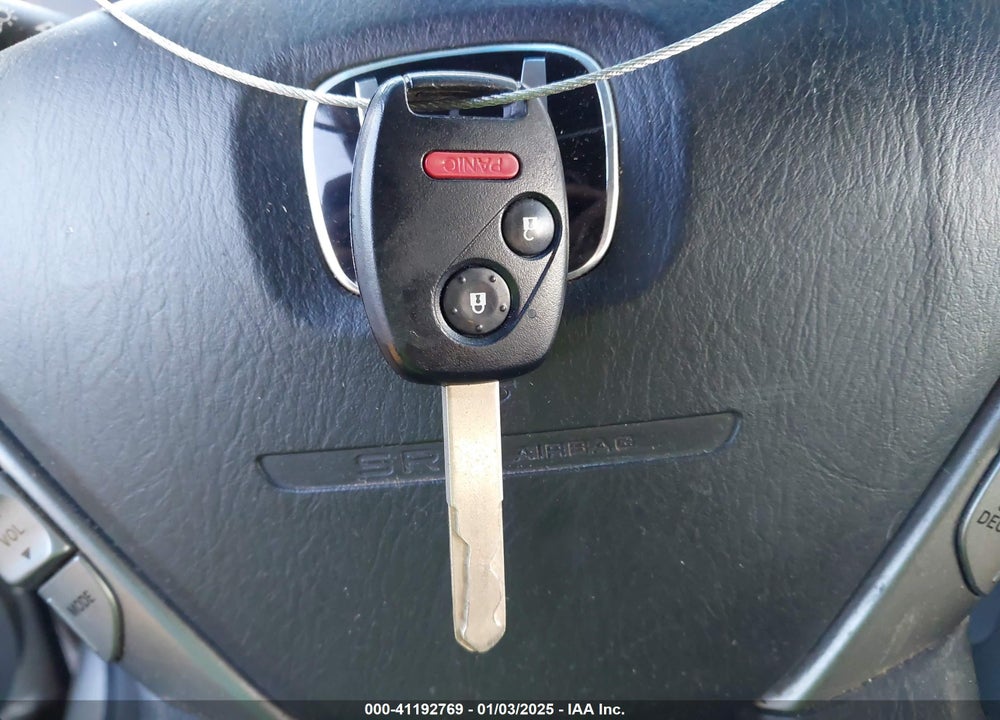 2005 HONDA PILOT EX VIN: 2HKYF18495H509027