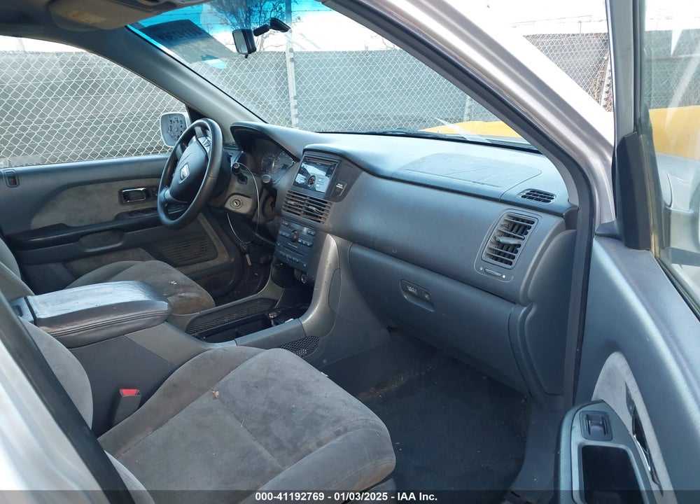 2005 HONDA PILOT EX VIN: 2HKYF18495H509027