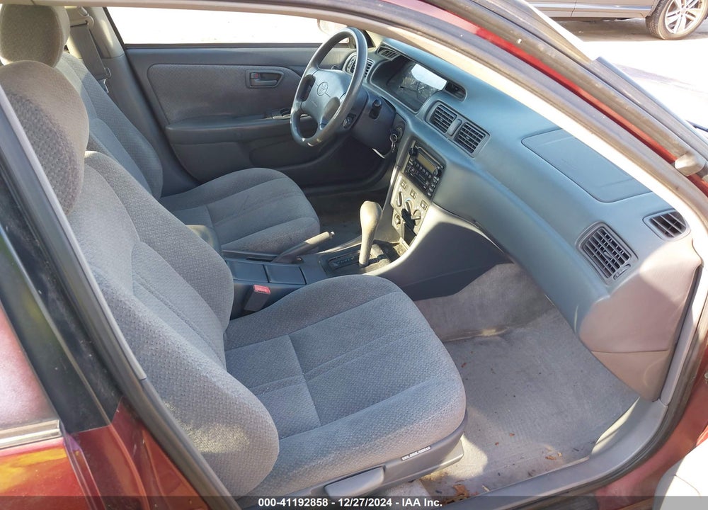 2000 TOYOTA CAMRY LE VIN: 4T1BG28K2YU971040