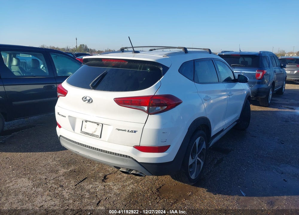 2017 HYUNDAI TUCSON SPORT VIN: KM8J33A21HU513626