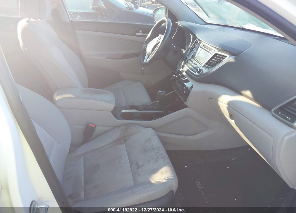 2017 HYUNDAI TUCSON SPORT VIN: KM8J33A21HU513626