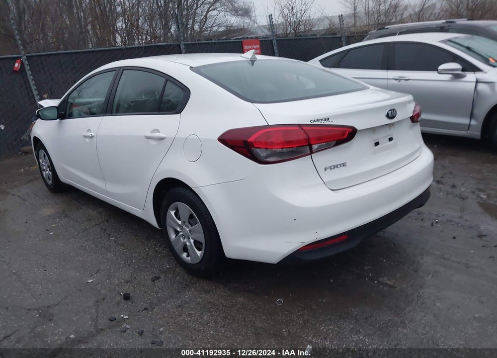 2018 KIA FORTE LX VIN: 3KPFK4A71JE273691