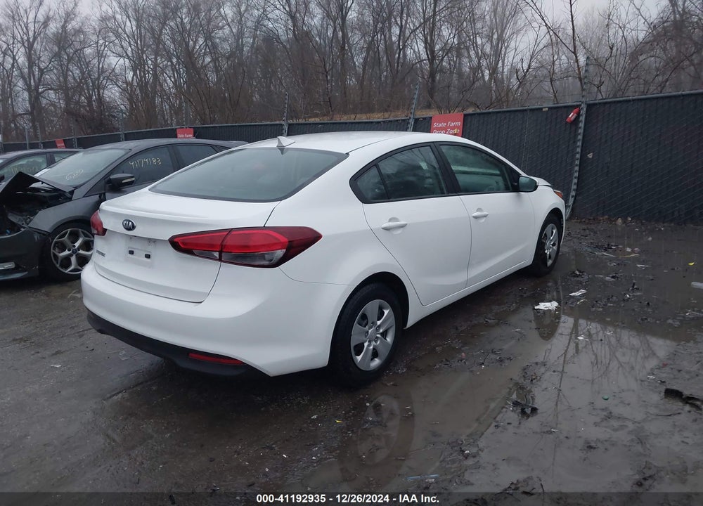 2018 KIA FORTE LX VIN: 3KPFK4A71JE273691