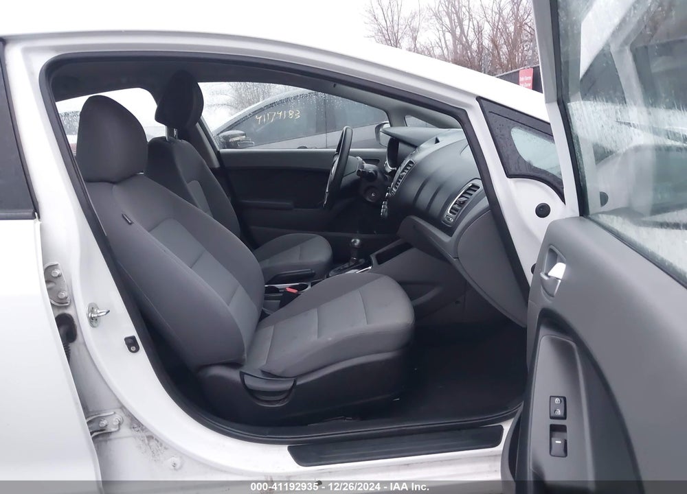 2018 KIA FORTE LX VIN: 3KPFK4A71JE273691