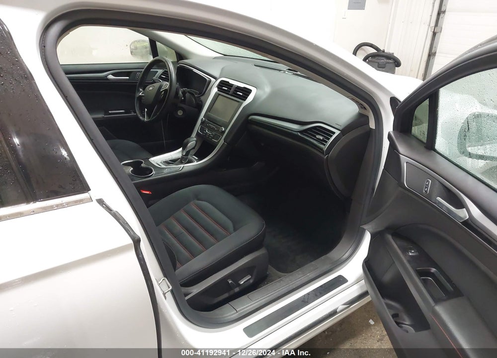 2016 FORD FUSION SE VIN: 3FA6P0T98GR146033