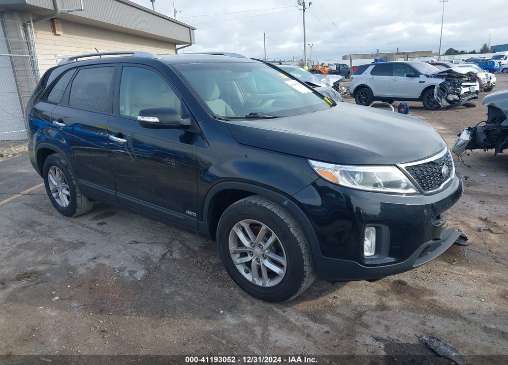 2014 KIA SORENTO LX VIN: 5XYKTCA67EG465560