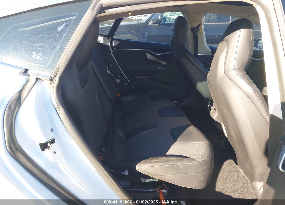 2015 TESLA MODEL S VIN: 5YJSA1S14FFP78149