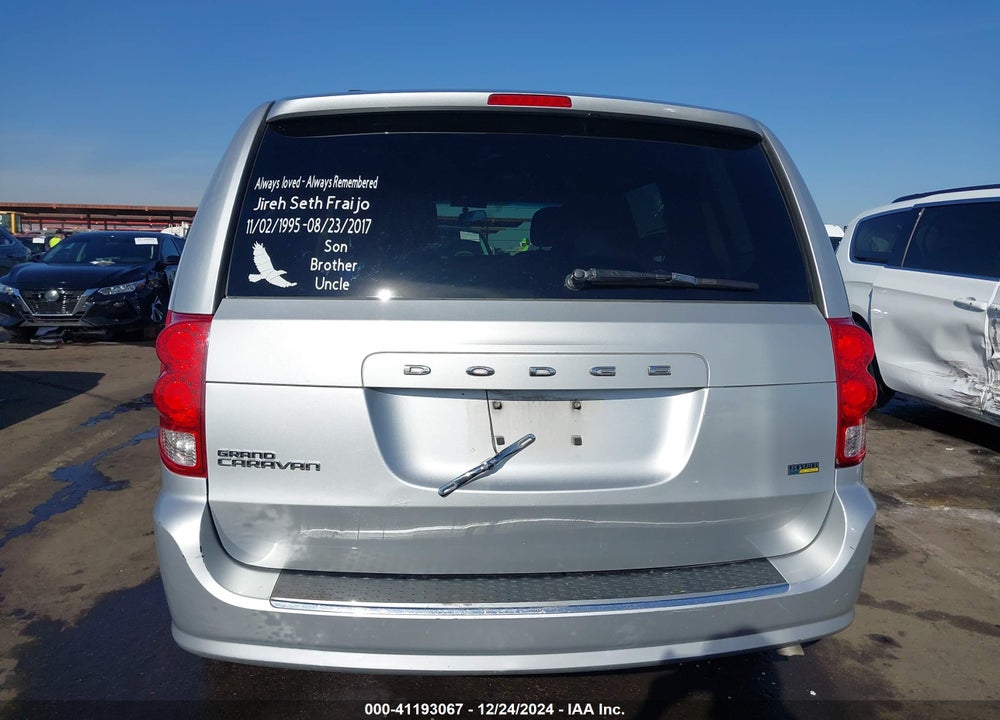 2011 DODGE GRAND CARAVAN MAINSTREET VIN: 2D4RN3DG1BR762492