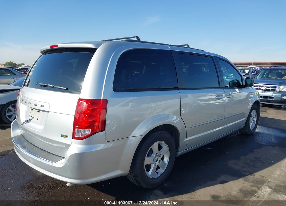 2011 DODGE GRAND CARAVAN MAINSTREET VIN: 2D4RN3DG1BR762492