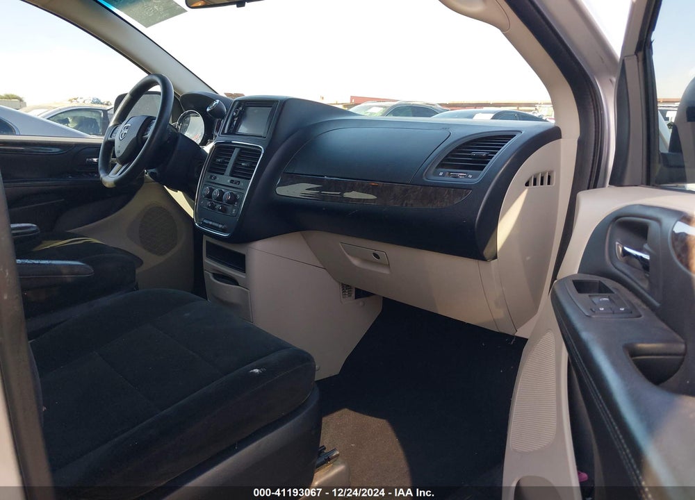 2011 DODGE GRAND CARAVAN MAINSTREET VIN: 2D4RN3DG1BR762492