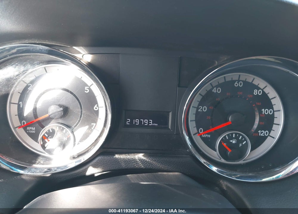 2011 DODGE GRAND CARAVAN MAINSTREET VIN: 2D4RN3DG1BR762492