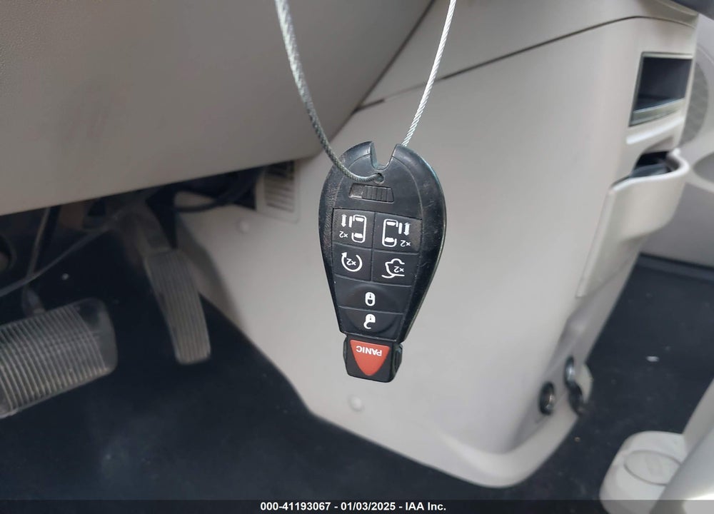 2011 DODGE GRAND CARAVAN MAINSTREET VIN: 2D4RN3DG1BR762492