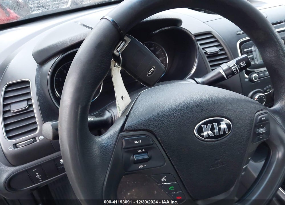 2017 KIA FORTE VIN: 3KPFK4A70HE113036