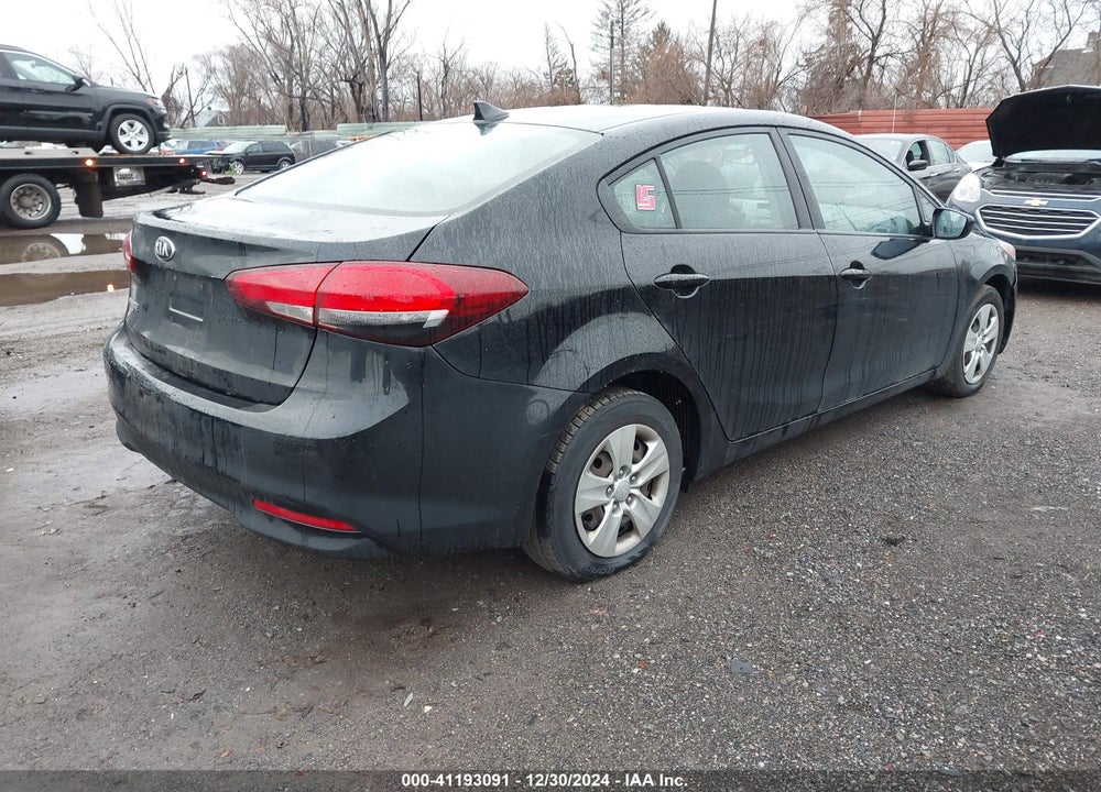 2017 KIA FORTE VIN: 3KPFK4A70HE113036