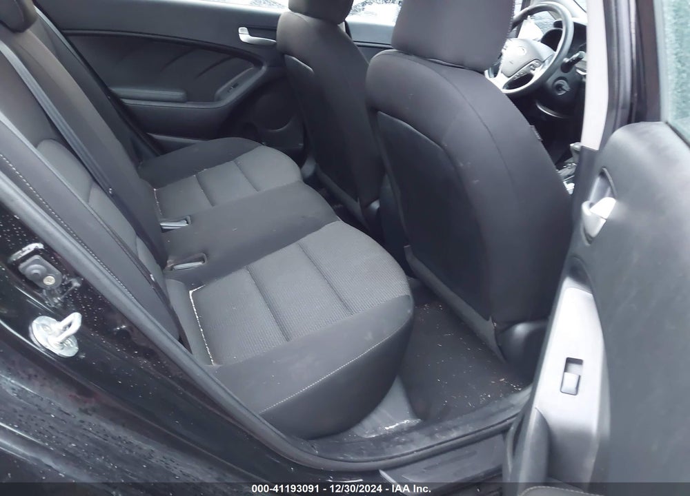 2017 KIA FORTE VIN: 3KPFK4A70HE113036