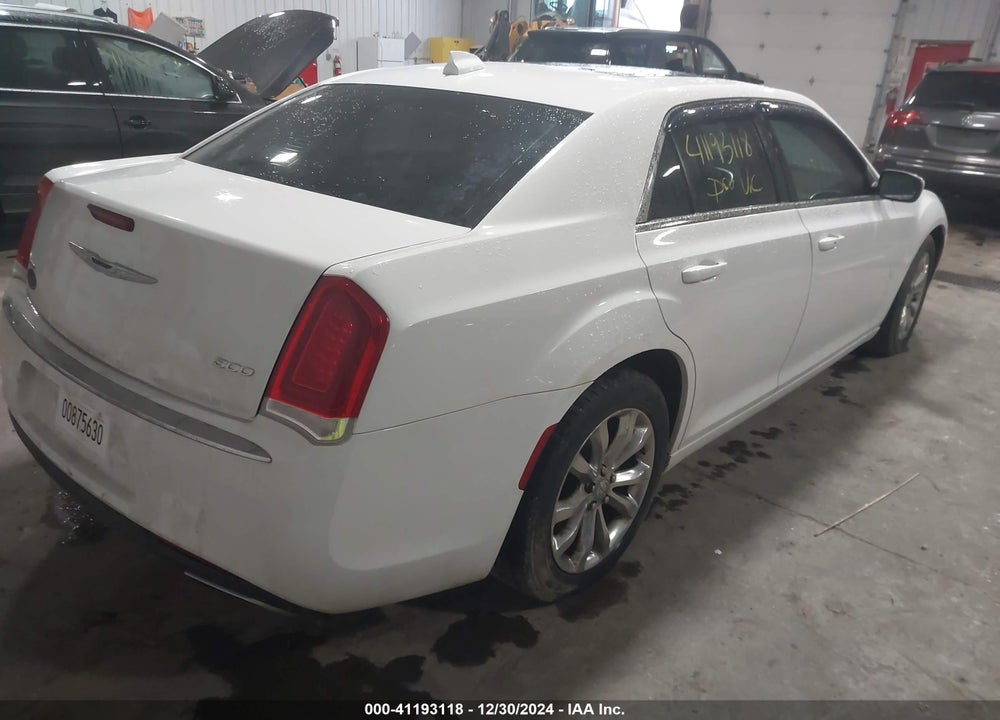 2015 CHRYSLER 300 LIMITED VIN: 2C3CCARG0FH830884